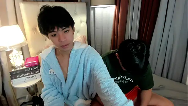 Snapshot of davincihugecock chatting on 07-03-26, 05:41 davincihugecock online show from 07-03-26, 05:41
