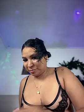 Snapshot of YaraXX1 chatting on 02-06-26, 04:39 YaraXX1 online show from 02-06-26, 04:39