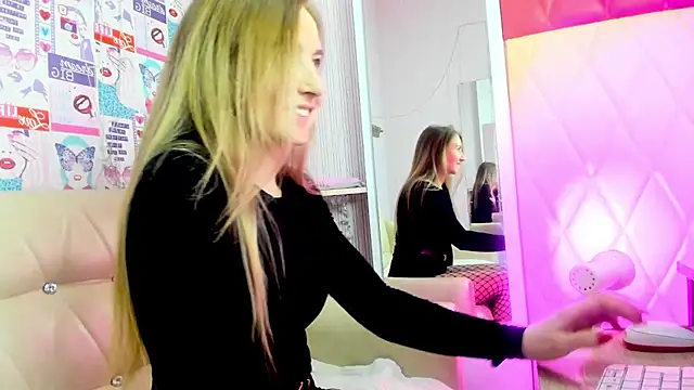 Lana Heels online show from 01-12-26, 09:47