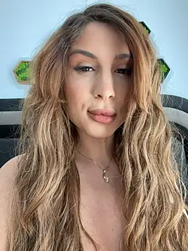 LucyBridgette online show from 05-05-26, 12:24