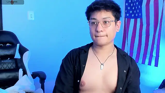 Snapshot of Theo_Rowan chatting on 03-03-26, 07:31 Theo Rowan online show from 03-03-26, 07:31