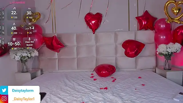 Snapshot of DaisyTaylor__ chatting on 02-14-26, 12:57 DaisyTaylor online show from 02-14-26, 12:57