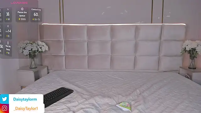 Snapshot of DaisyTaylor__ chatting on 02-18-26, 01:40 DaisyTaylor online show from 02-18-26, 01:40