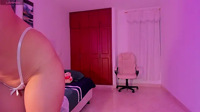 Snapshot of rosse_taylorx1 chatting on 02-28-26, 06:53 rosse taylorx1 online show from 02-28-26, 06:53