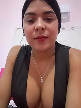 Snapshot of Victoria_Shy chatting on 01-13-26, 02:17 Victoria Shy online show from 01-13-26, 02:17