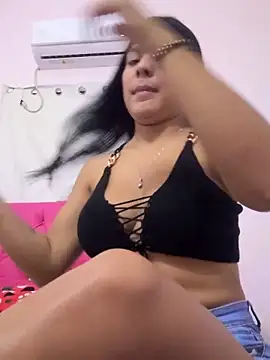 Snapshot of Victoria_Shy chatting on 01-15-26, 02:16 Victoria Shy online show from 01-15-26, 02:16