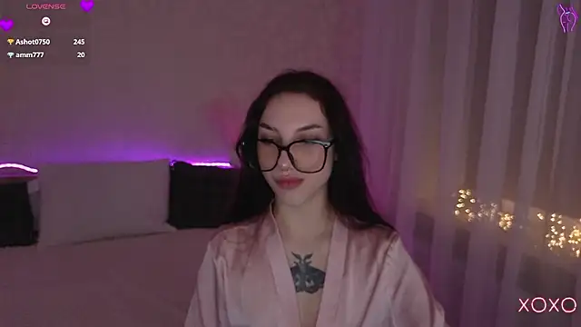 Snapshot of TianaHot777 chatting on 02-04-26, 01:44 TianaHot777 online show from 02-04-26, 01:44