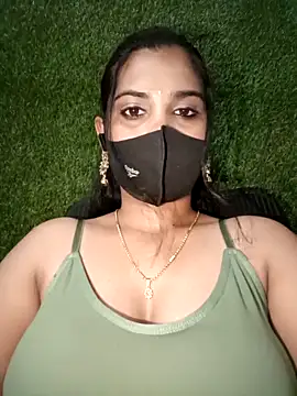 Snapshot of Nithyatamil chatting on 02-08-26, 04:21 Nithyatamil online show from 02-08-26, 04:21