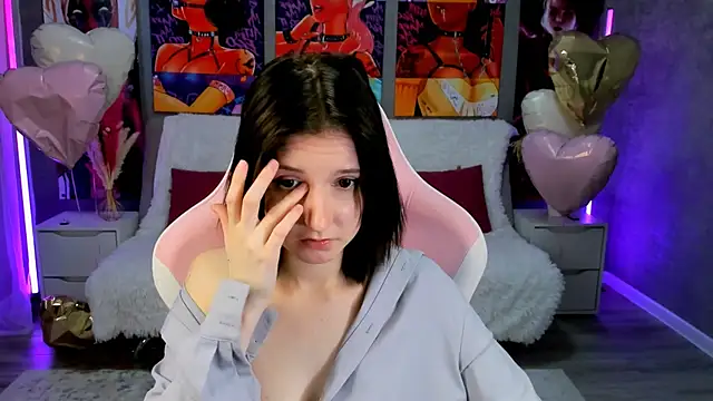 Snapshot of KikaOsterman chatting on 02-27-26, 11:54 KikaOsterman online show from 02-27-26, 11:54