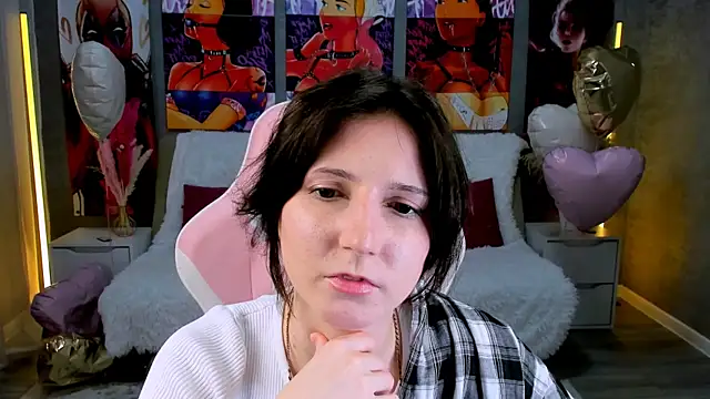 Snapshot of KikaOsterman chatting on 03-01-26, 12:07 KikaOsterman online show from 03-01-26, 12:07