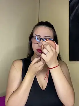 Snapshot of Shayla--broos chatting on 02-11-26, 04:01 Shayla--broos online show from 02-11-26, 04:01