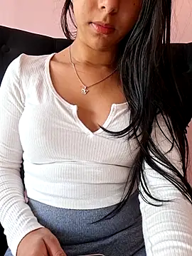 jade03  online show from 02-17-26, 05:52