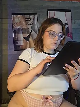 Mia Franklyn online show from 02-03-26, 11:43