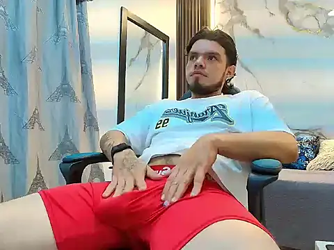 Snapshot of Enzo_Turner chatting on 01-14-26, 04:07 Enzo Turner online show from 01-14-26, 04:07