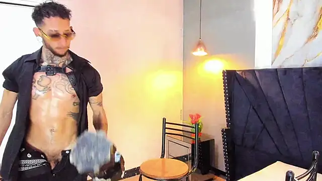 Snapshot of axel_valtier chatting on 01-13-26, 03:45 axel valtier online show from 01-13-26, 03:45