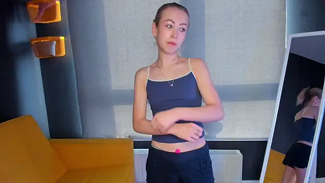 Snapshot of Moon_Silk chatting on 02-06-26, 08:07 Moon Silk online show from 02-06-26, 08:07