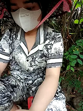 Snapshot of EnzxMoon02 chatting on 01-13-26, 04:29 EnzxMoon02 online show from 01-13-26, 04:29