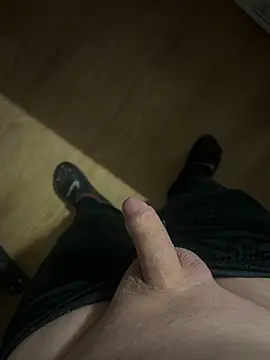 Snapshot of Hamsterdich chatting on 02-06-26, 11:08 Hamsterdich online show from 02-06-26, 11:08