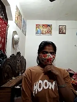 Snapshot of Angel_eyes00 chatting on 01-13-26, 04:56 Angel eyes00 online show from 01-13-26, 04:56