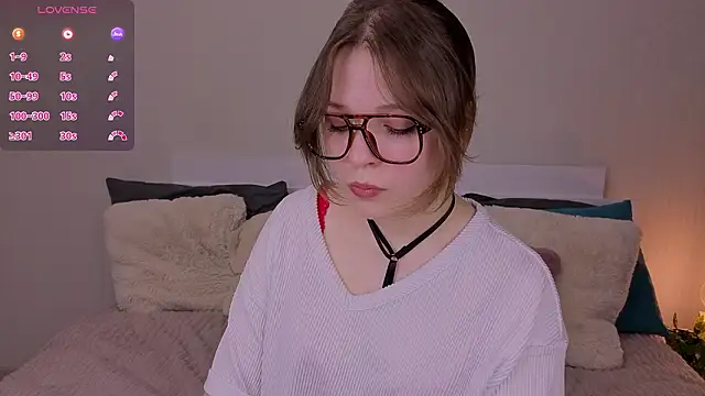 Snapshot of Next2Marie chatting on 02-04-26, 03:34 Next2Marie online show from 02-04-26, 03:34