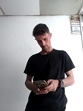 torvyHot online show from 04-10-26, 07:29