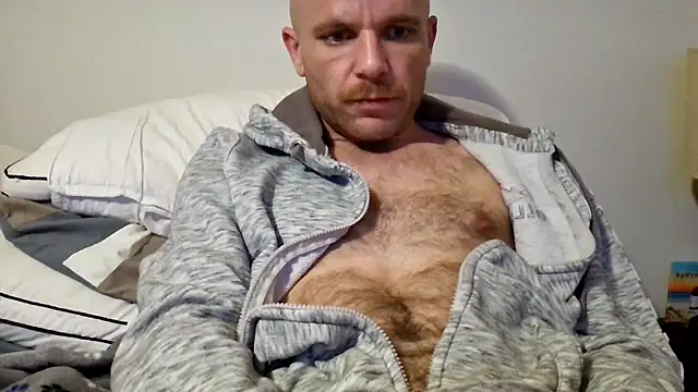 Snapshot of FrankieFuckMe chatting on 02-07-26, 03:10 FrankieFuckMe online show from 02-07-26, 03:10