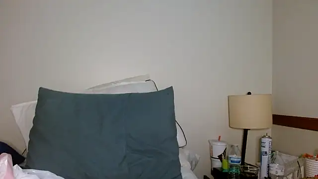 Snapshot of FrankieFuckMe chatting on 02-09-26, 12:31 FrankieFuckMe online show from 02-09-26, 12:31