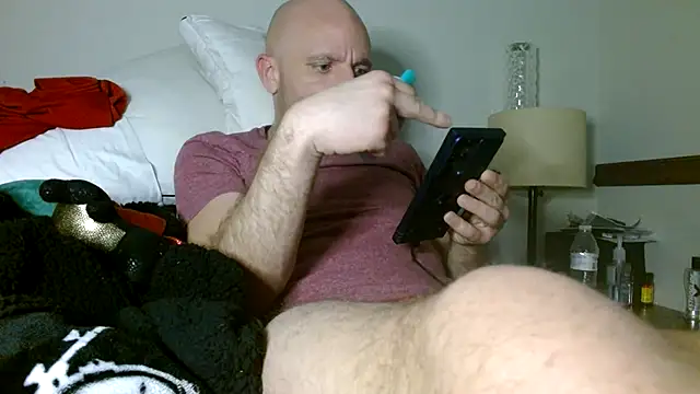 Snapshot of FrankieFuckMe chatting on 02-14-26, 04:42 FrankieFuckMe online show from 02-14-26, 04:42