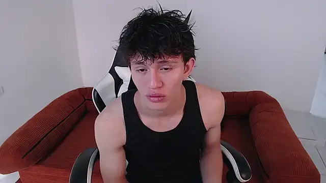 DarrenColleen online show from 04-14-26, 01:39