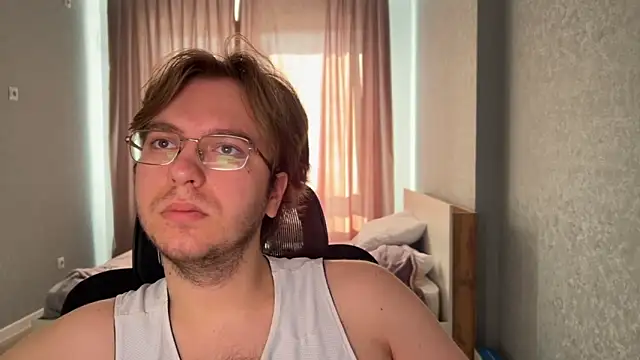 Snapshot of HairyVit chatting on 03-02-26, 07:37 HairyVit online show from 03-02-26, 07:37