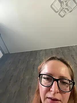 coy girl  online show from 04-22-26, 10:17