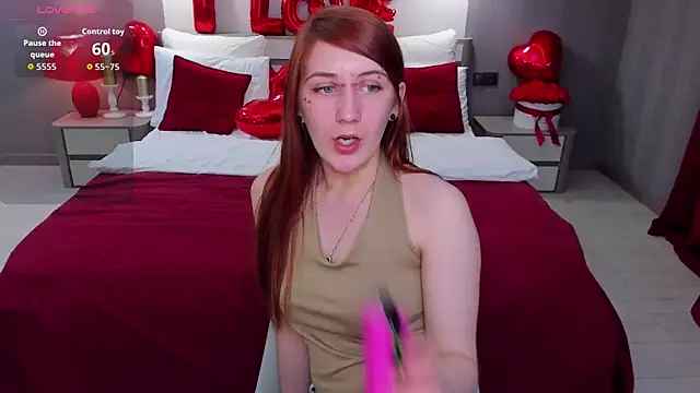 Snapshot of Polly_Sweet chatting on 02-19-26, 06:26 Polly Sweet online show from 02-19-26, 06:26