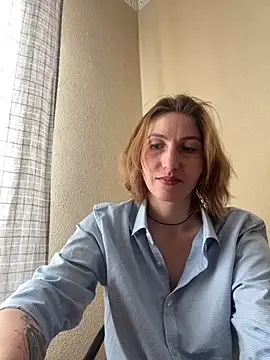 Snapshot of _Crystal_2 chatting on 02-04-26, 09:04 Crystal 2 online show from 02-04-26, 09:04