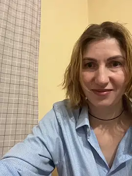 Snapshot of _Crystal_2 chatting on 02-04-26, 09:20 Crystal 2 online show from 02-04-26, 09:20