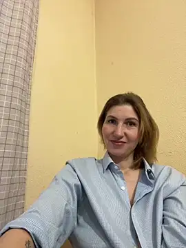 Snapshot of _Crystal_2 chatting on 02-11-26, 03:17 Crystal 2 online show from 02-11-26, 03:17