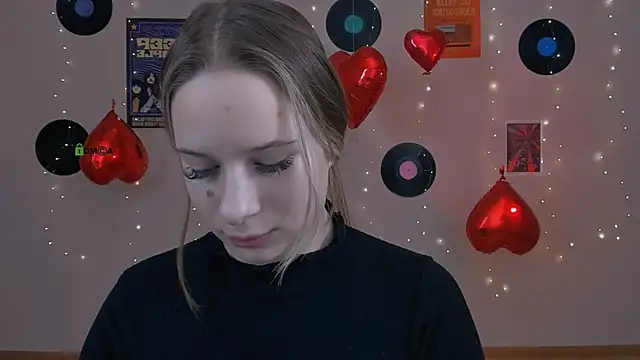 Snapshot of miles_candy chatting on 02-13-26, 08:38 miles candy online show from 02-13-26, 08:38