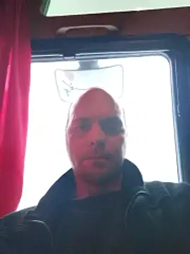 Snapshot of Ivan9999k chatting on 01-12-26, 03:17 Ivan9999k online show from 01-12-26, 03:17