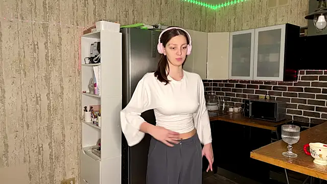 ChrisAmott online show from 02-11-26, 04:12