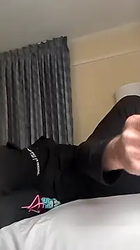 Snapshot of sterng6969 chatting on 02-07-26, 03:43 sterng6969 online show from 02-07-26, 03:43