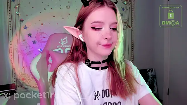 Snapshot of _PocketRocket_ chatting on 10-23-25, 10:41  PocketRocket  online show from 10-23-25, 10:41