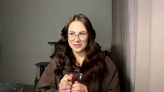 Snapshot of JanelleCourville chatting on 02-17-26, 04:13 JanelleCourville online show from 02-17-26, 04:13