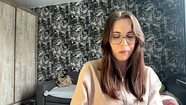 Snapshot of JanelleCourville chatting on 03-03-26, 10:32 JanelleCourville online show from 03-03-26, 10:32