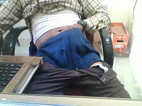 Snapshot of dream_king_1985 chatting on 02-22-26, 05:08 dream king 1985 online show from 02-22-26, 05:08