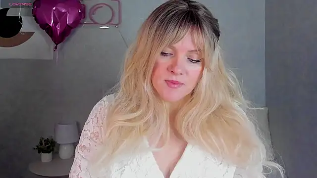 Snapshot of Victoria_Nelson chatting on 03-02-26, 01:19 Victoria Nelson online show from 03-02-26, 01:19