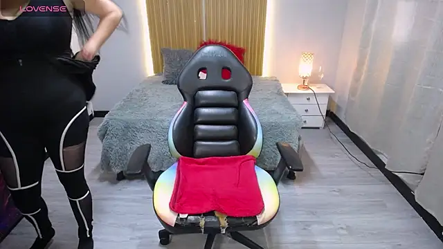 Snapshot of keileen_luna chatting on 02-12-26, 01:17 keileen luna online show from 02-12-26, 01:17