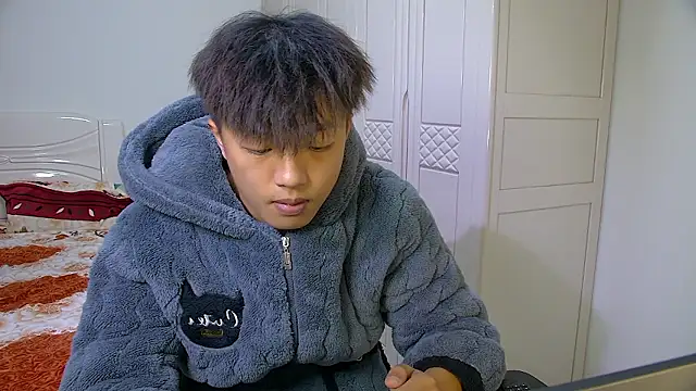 Chocolates-001 online show from 01-19-26, 10:08