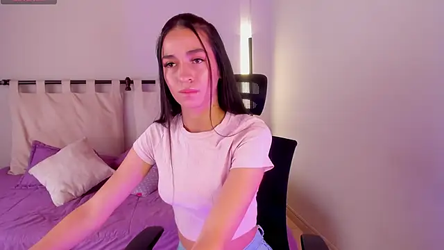 Snapshot of ella__olmos chatting on 02-28-26, 01:56 ella olmos online show from 02-28-26, 01:56