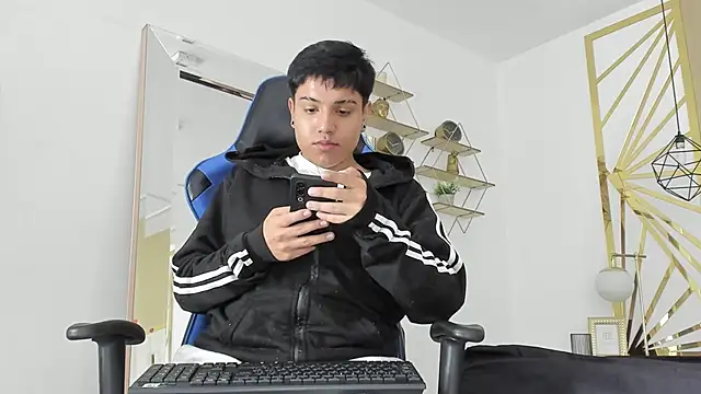 Snapshot of ANDYBABE_VC chatting on 01-15-26, 12:10 ANDYBABE VC online show from 01-15-26, 12:10