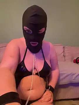 cochonnesoumise59 online show from 02-28-26, 09:38