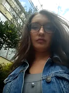 Snapshot of Karla-giraldo_1 chatting on 02-11-26, 04:01 Karla-giraldo 1 online show from 02-11-26, 04:01